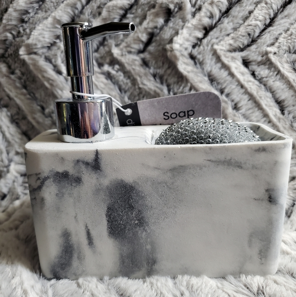 COPY - Diamond Home Soap Dispenser With Scrubby